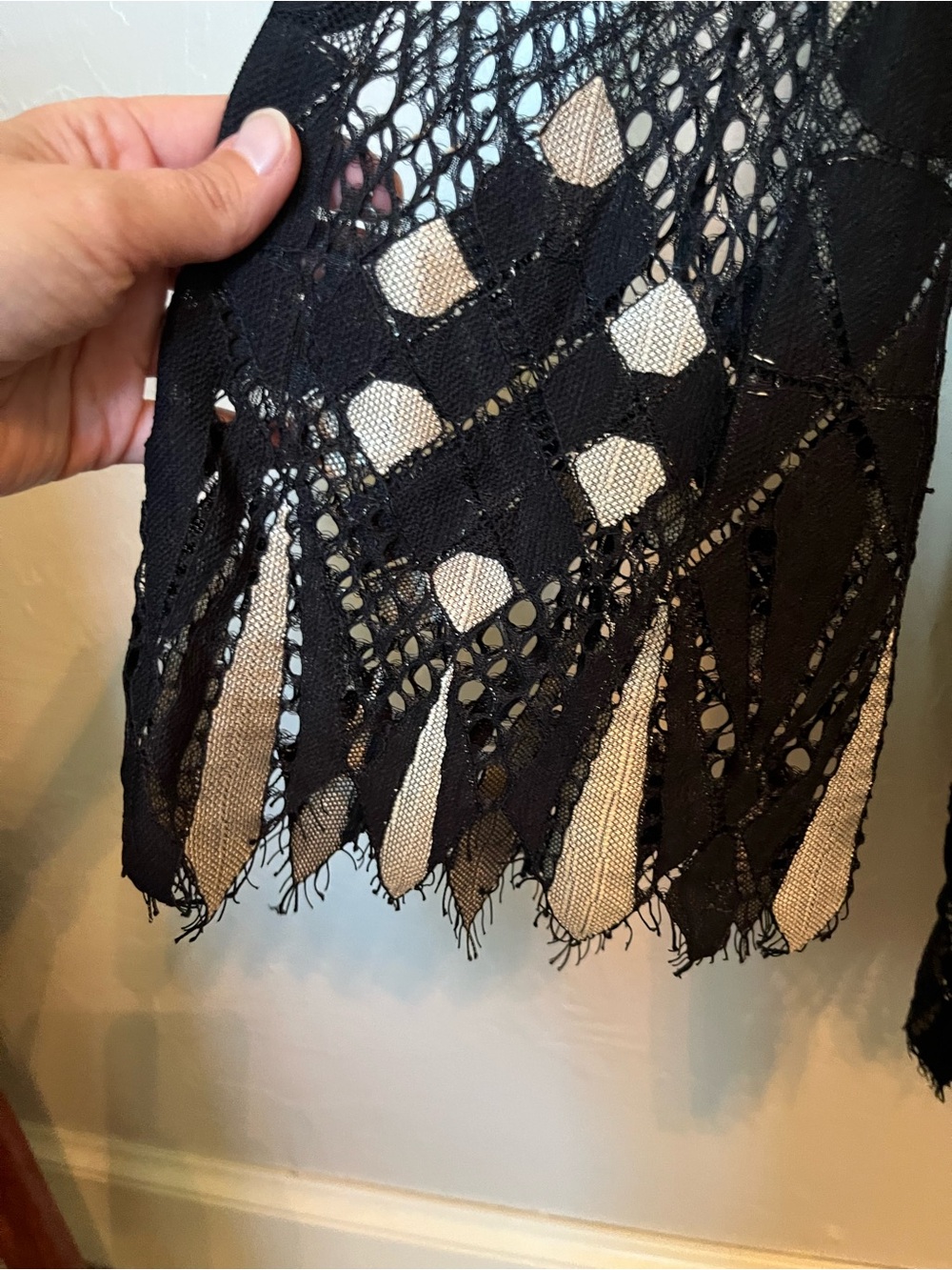 Free People Deco Lace Mini Dress in Black Sz 6 Rare Like New Witchy Bell Sleeve - Picture 6 of 16